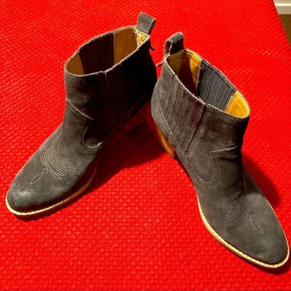 DOLCE VITA Sz 9 Western Grey Suede Stretch Shaft Stacked Heel Booties - Picture 1 of 8